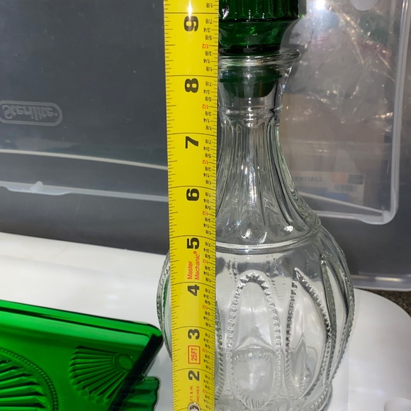 Vintage Avon decanter set - Picture 8 of 10